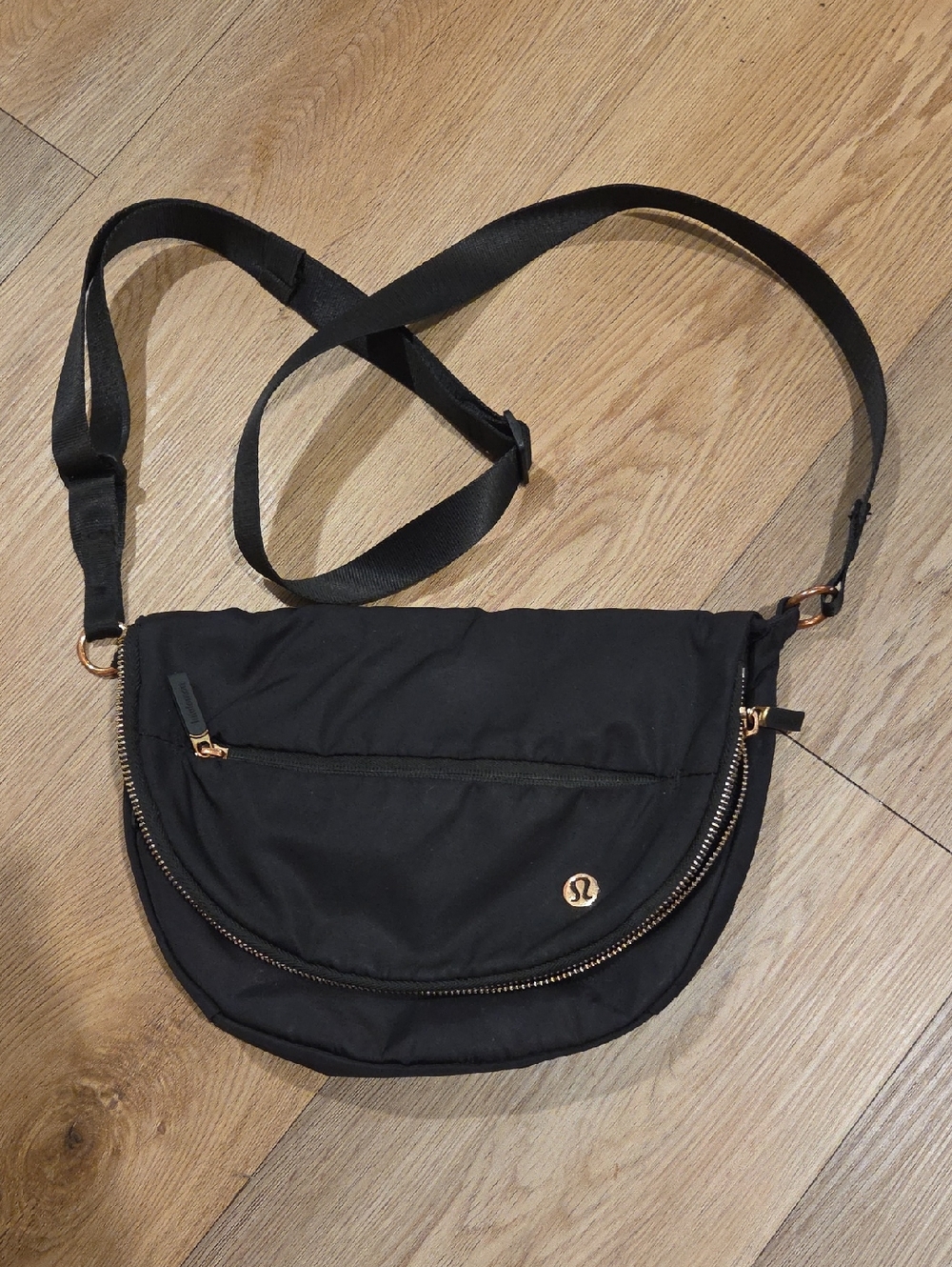 lululemon athletica Black Crossbody Bag with Rose Gold Hardware - Picture 1 of 6